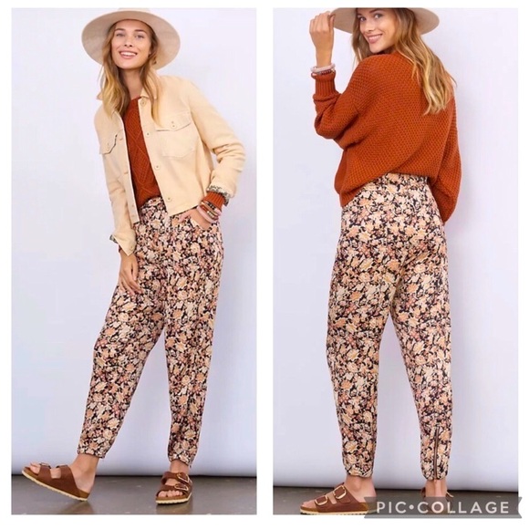 Anthropologie Pants - 🎀🎉HP!! Anthro Deandra Joggers in Blush Floral🎉❤️